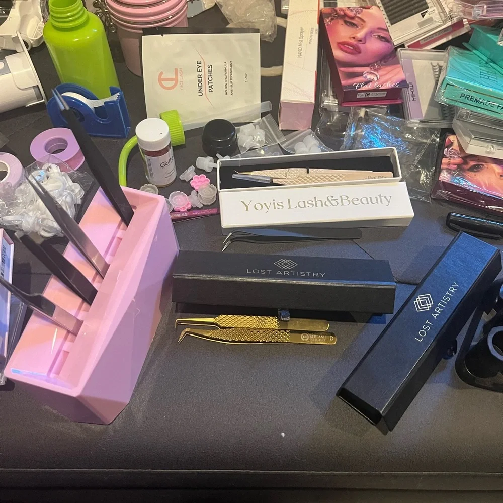 Eyelash Extension Tools Bundle – Tweezers, Brushes & Accessories Lot